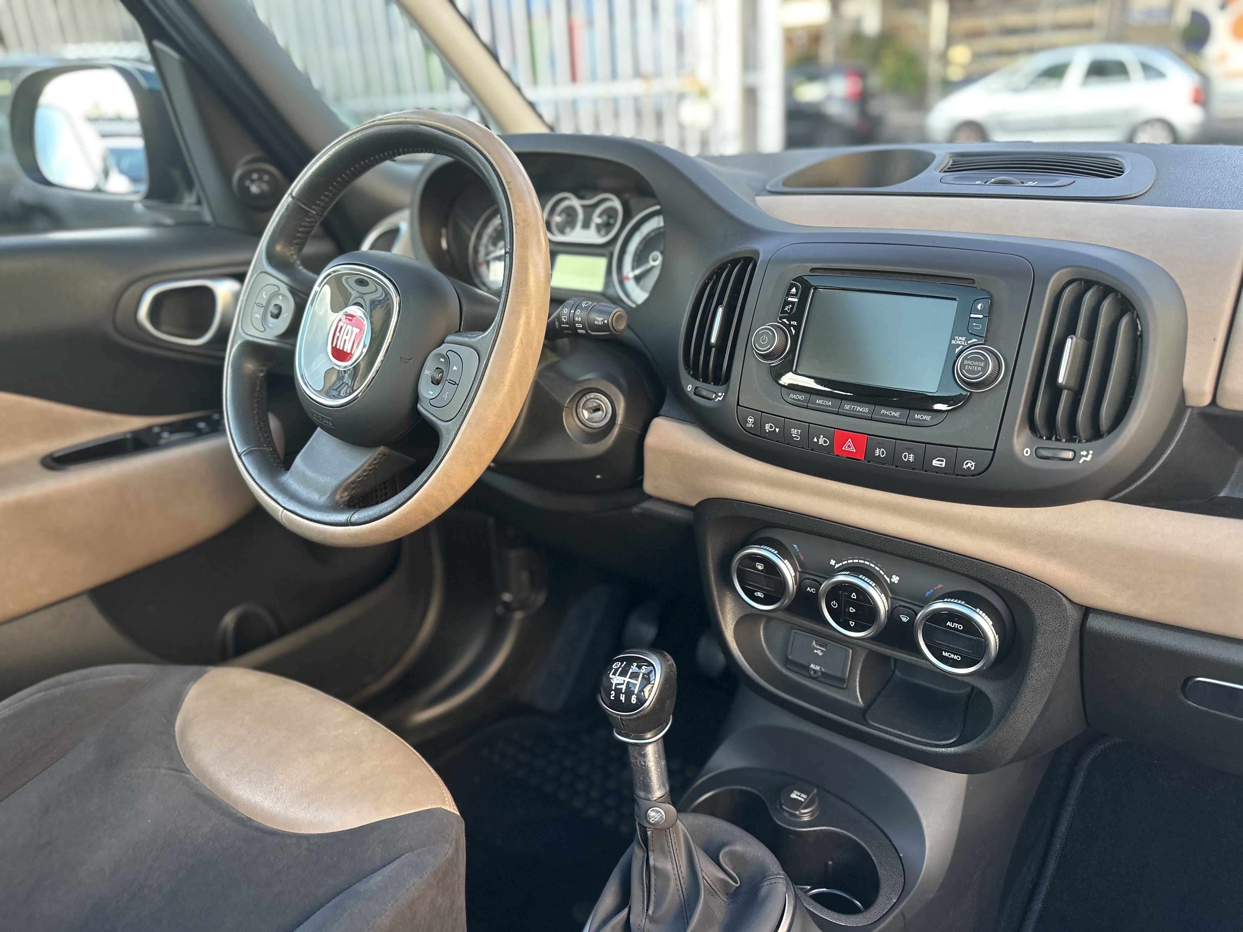 500l 1.6 105cv Lounge Tetto panoramico 98.000km
