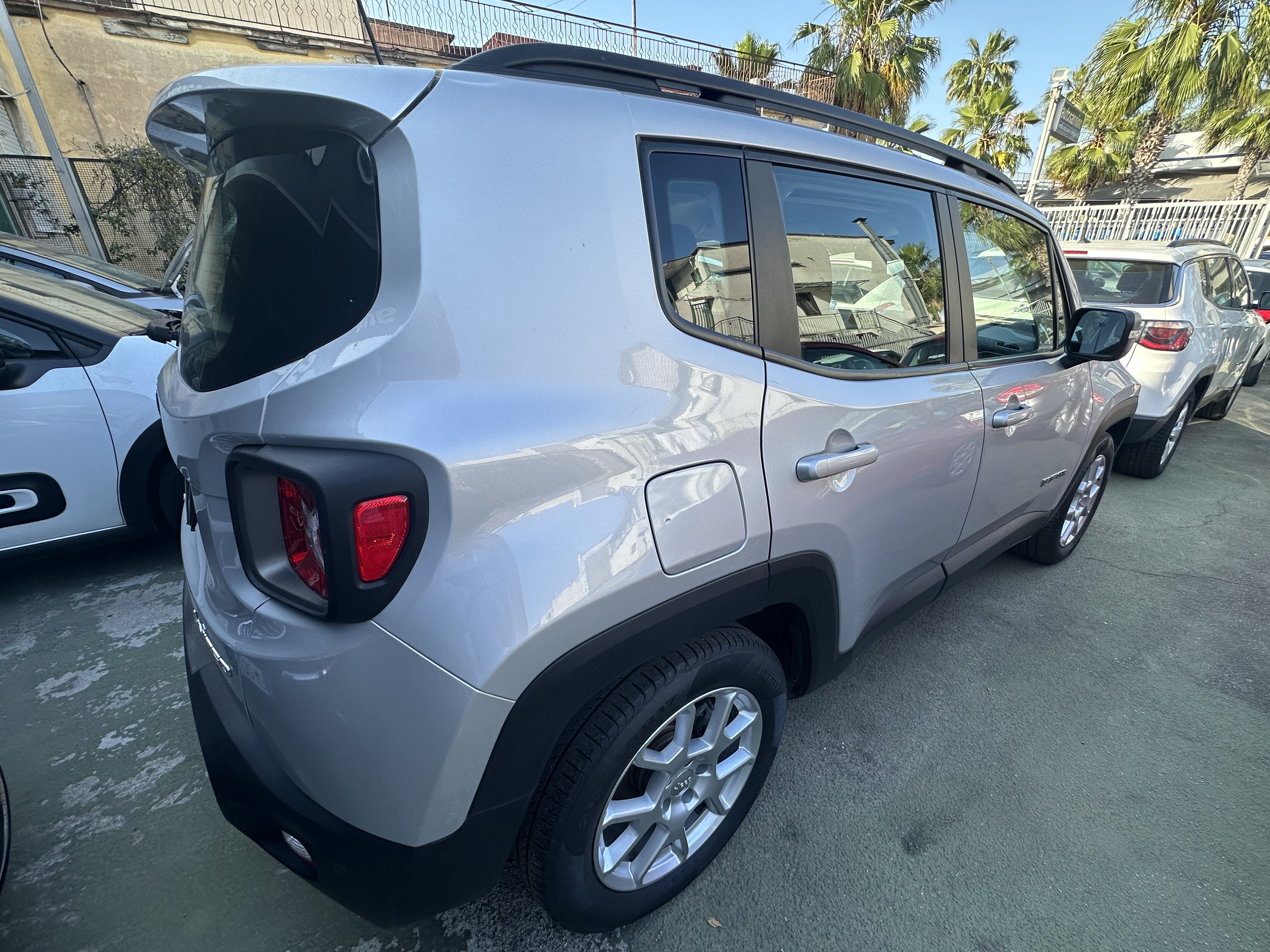Renegade 1.6 130cv 2021 schermo 8.4 Navi