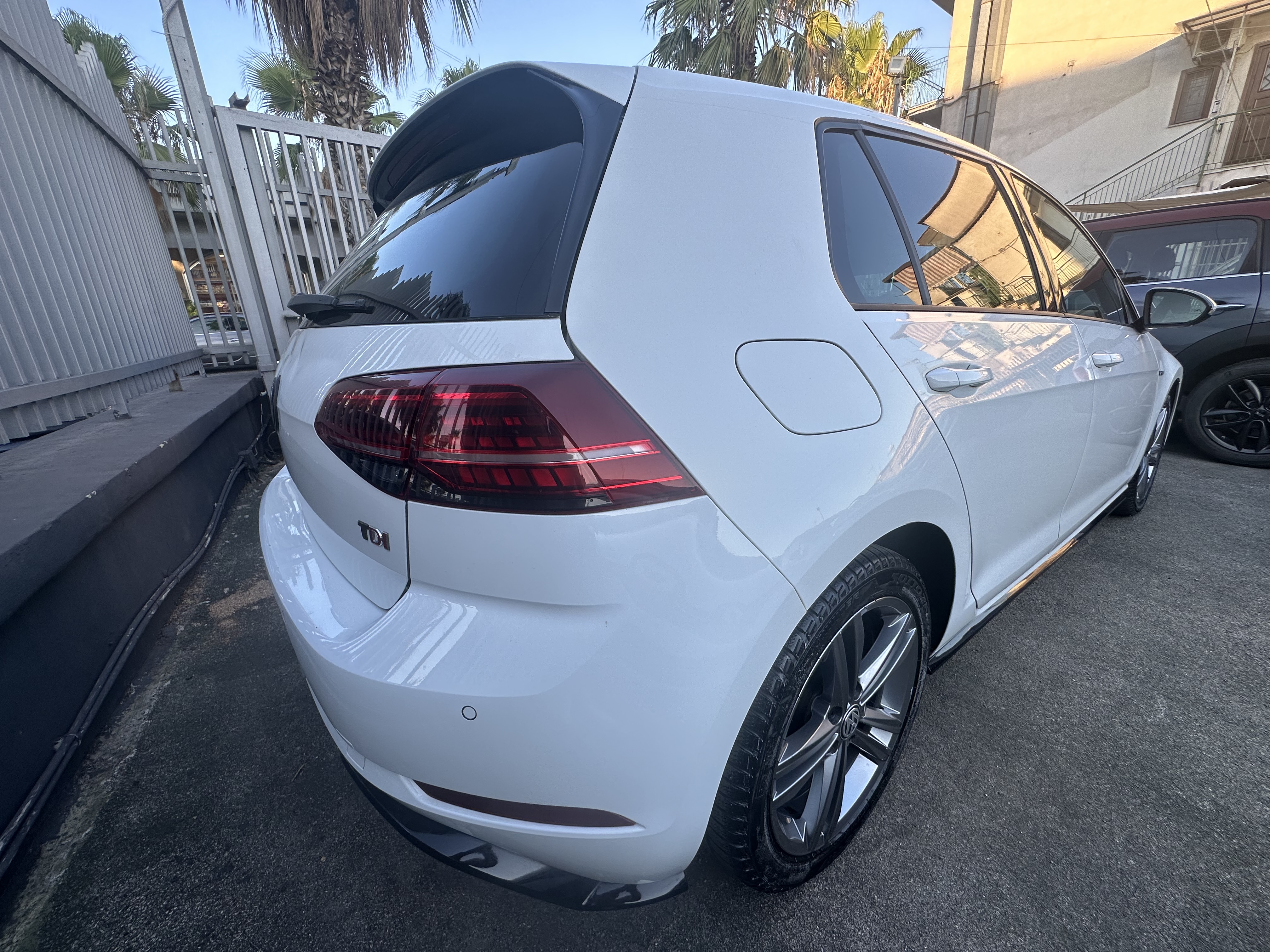 Golf 1.6 115cv Cambio aut.DSG R LINE INTERNO ED ESTERNO