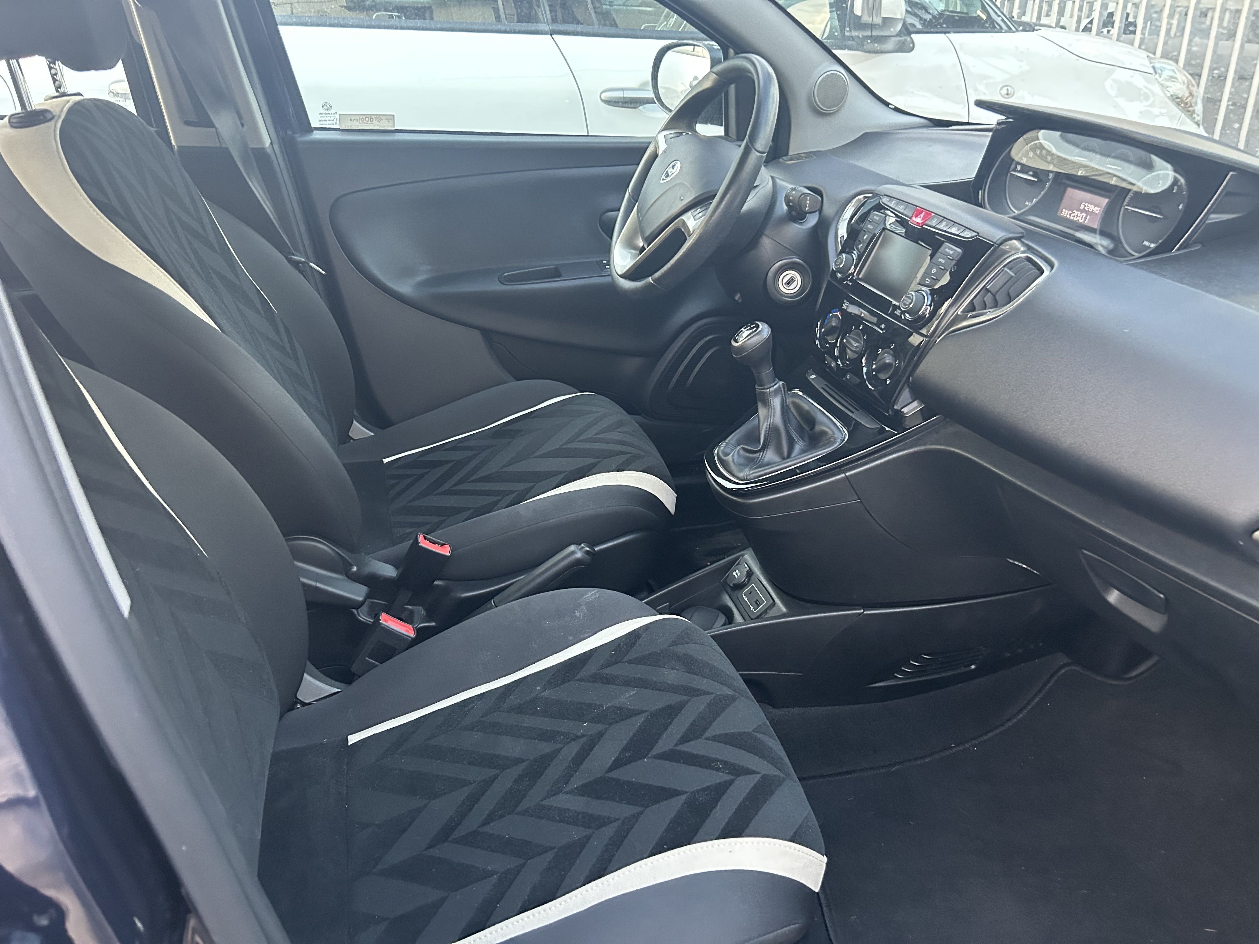 Ypsilon 1.3 Multijet Gold